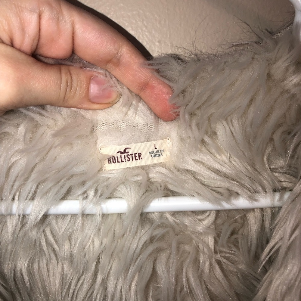Hollister Faux Suede and Fur Lined Vest - Picture 5 of 10